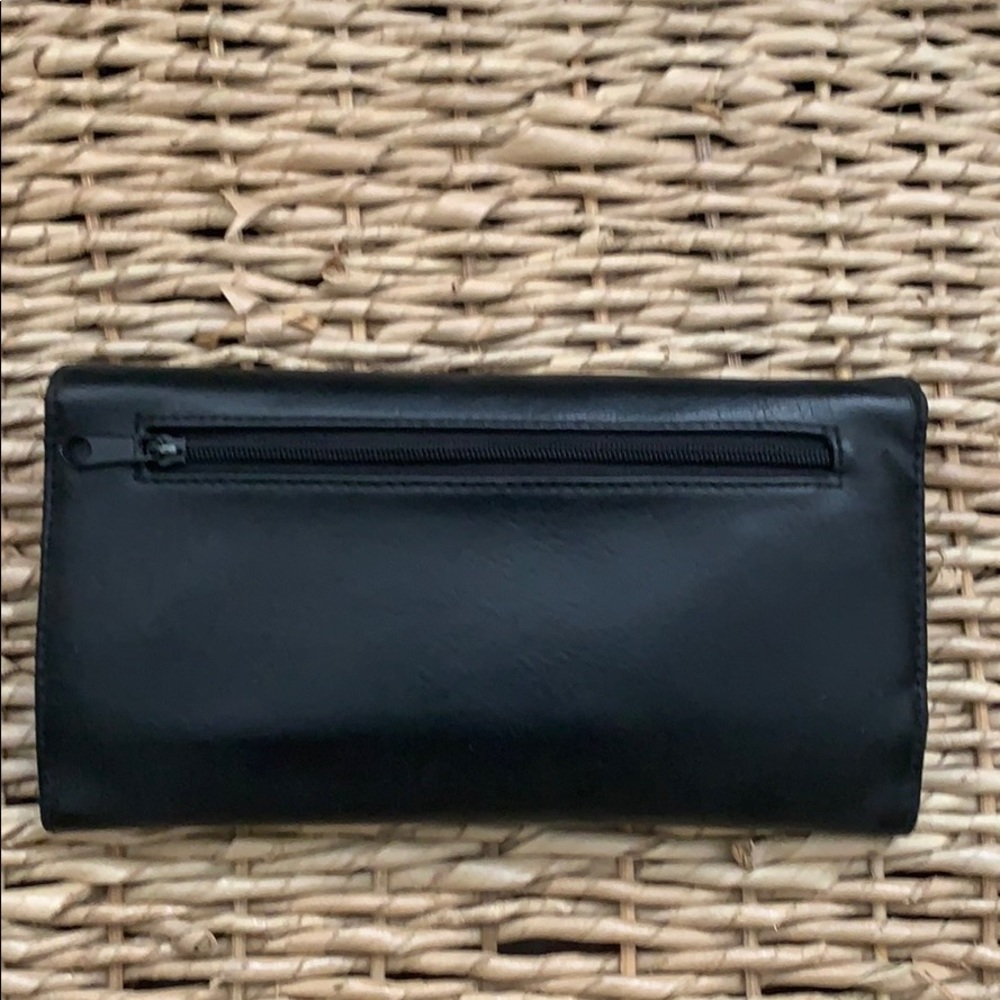 Basic Black Wallet - Picture 2 of 4